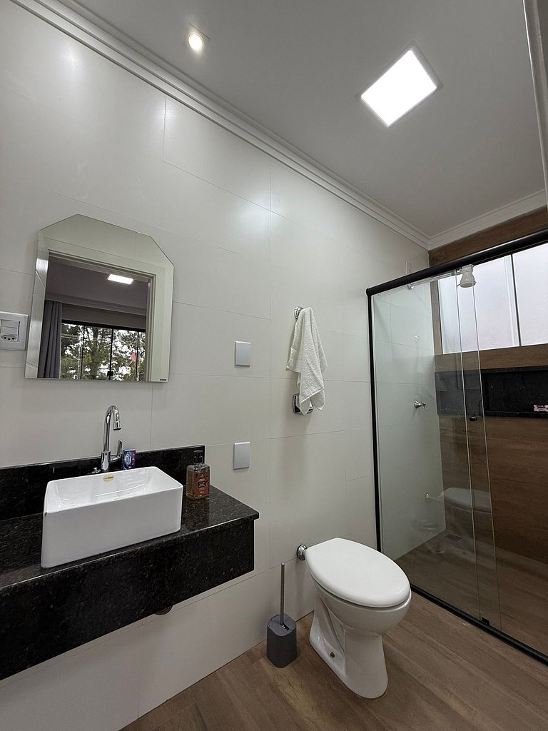Apartamento com 3 quartos em frente a Lagoa