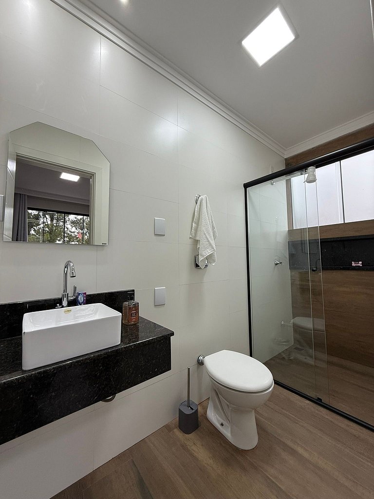 Apartamento com 3 quartos em frente a Lagoa