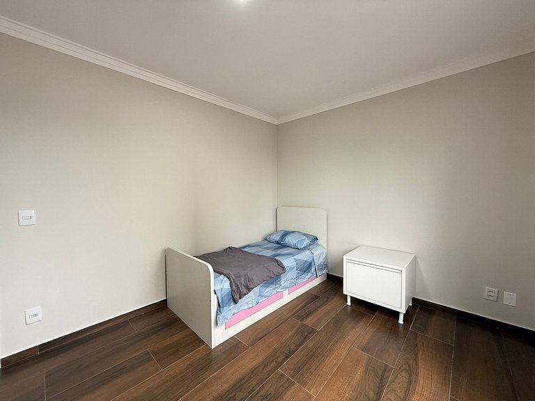 Apartamento com 3 quartos em frente a Lagoa