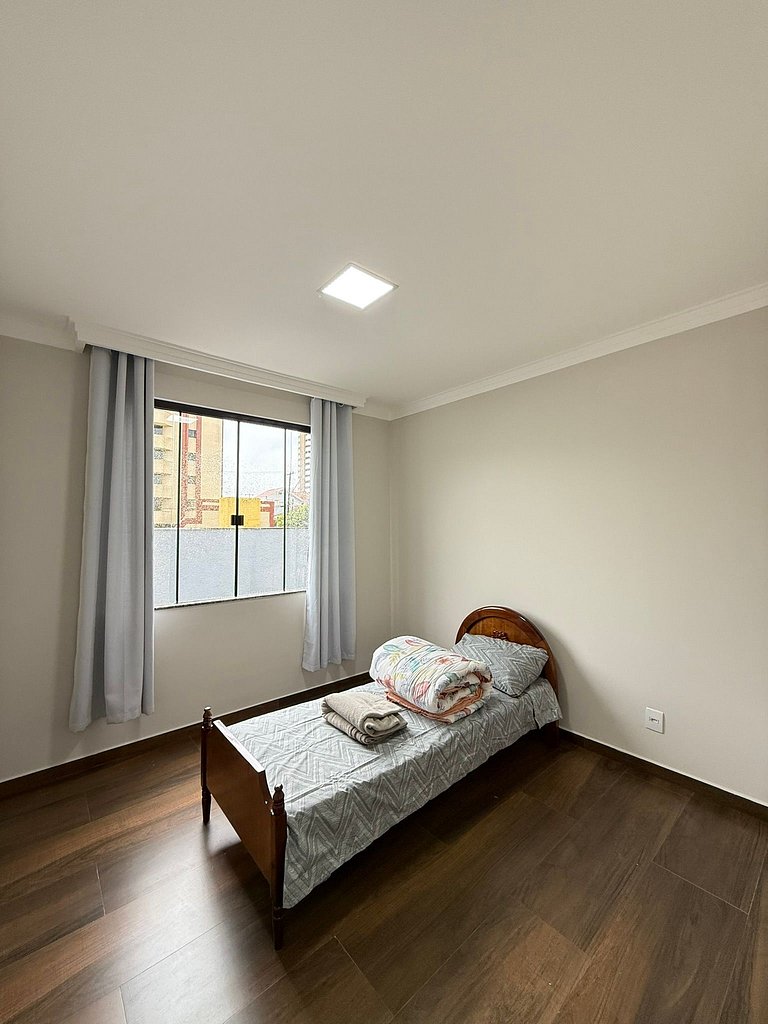 Apartamento com 3 quartos em frente a Lagoa
