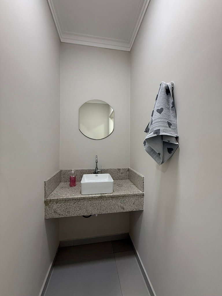 Apartamento com 3 quartos em frente a Lagoa