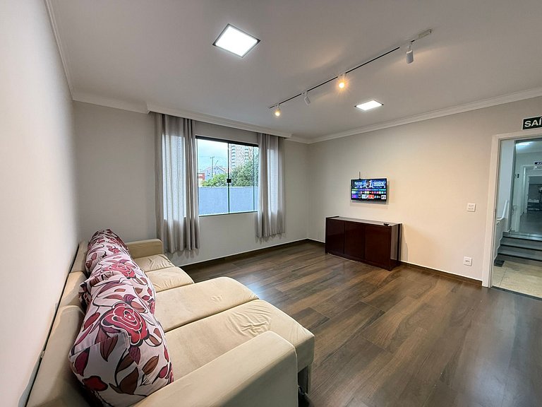 Apartamento com 3 quartos em frente a Lagoa