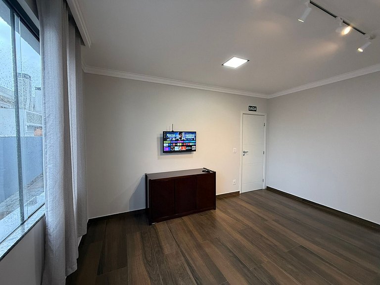 Apartamento com 3 quartos em frente a Lagoa
