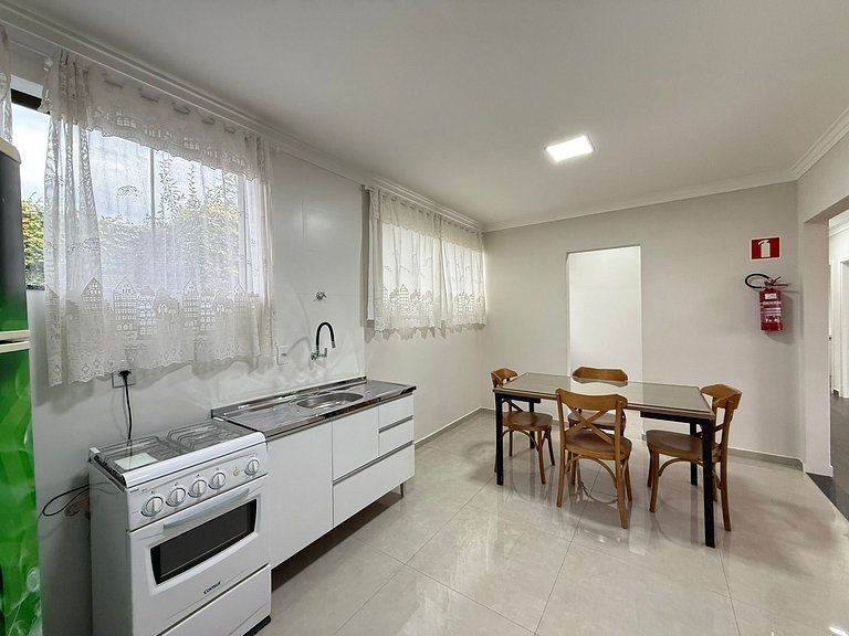 Apartamento com 3 quartos em frente a Lagoa