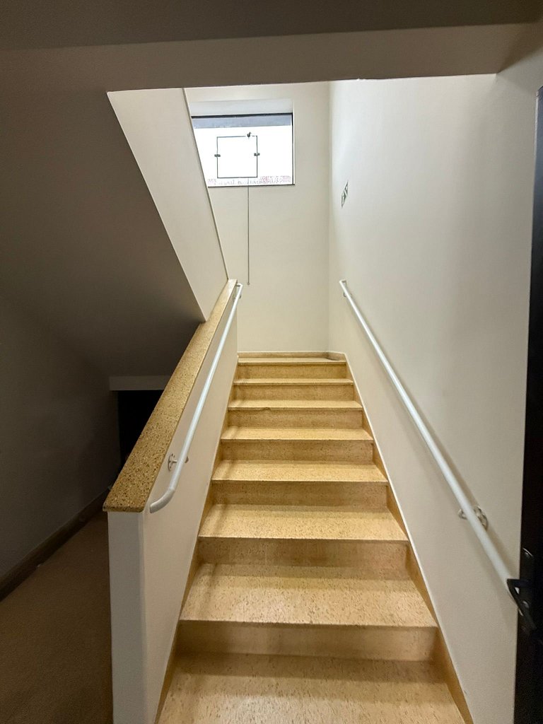 Apartamento com 3 quartos em frente a Lagoa
