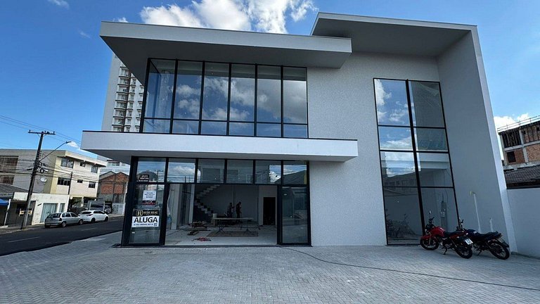 Excelente sala Comercial no Batel!