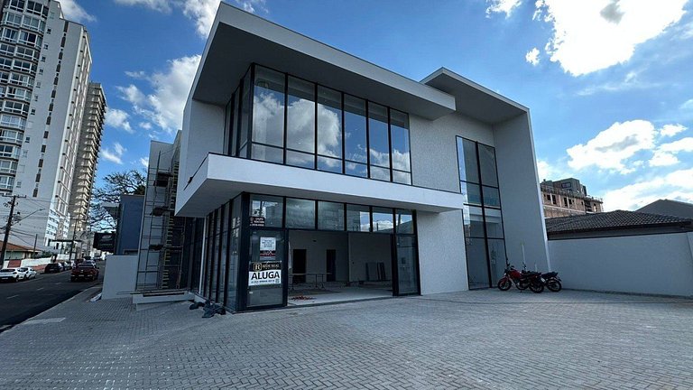 Excelente sala Comercial no Batel!