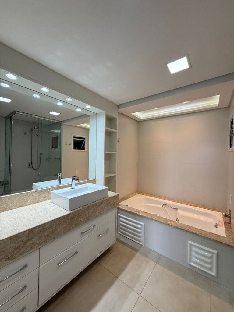 Duplex com linda vista para o Parque do Lago