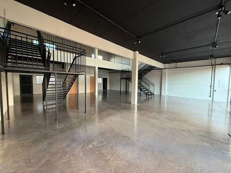 Barracão para locação no bairro Centro, localizado na cidade