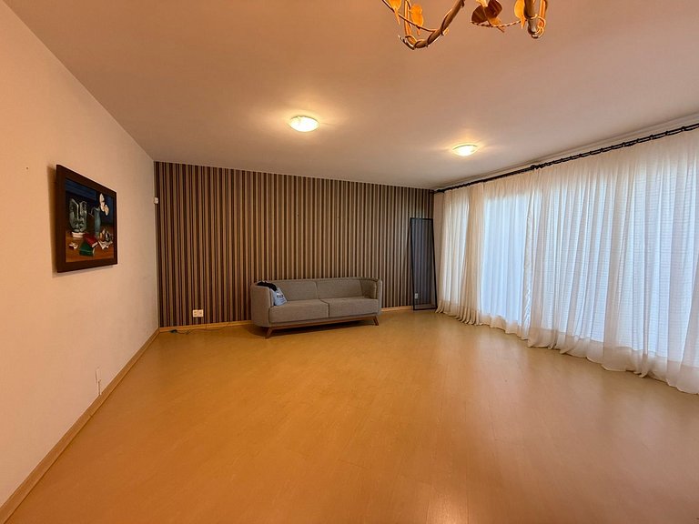 Casa Térrea com Piscina para Locação