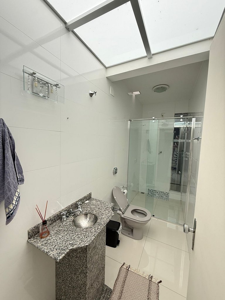 Casa Térrea com Piscina para Locação