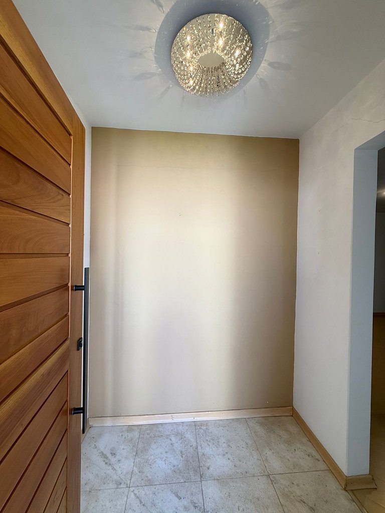 Casa Térrea com Piscina para Locação