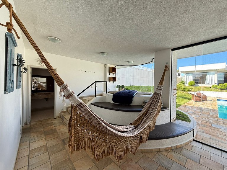 Casa Térrea com Piscina para Locação