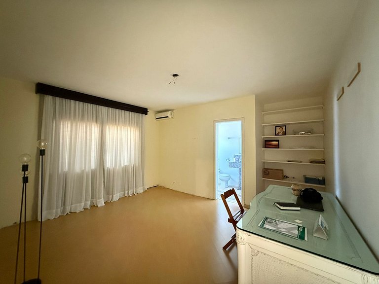 Casa Térrea com Piscina para Locação