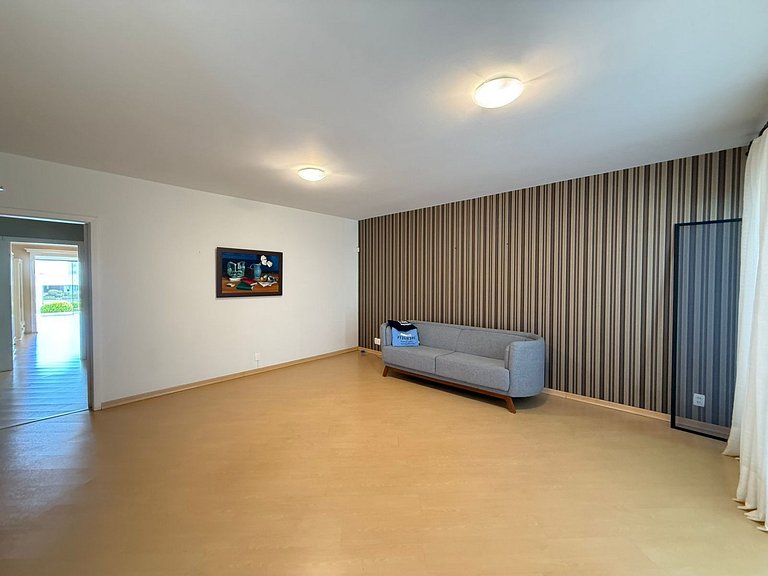 Casa Térrea com Piscina para Locação