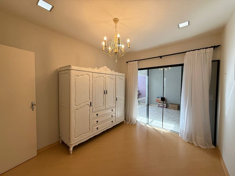 Casa Térrea com Piscina para Locação