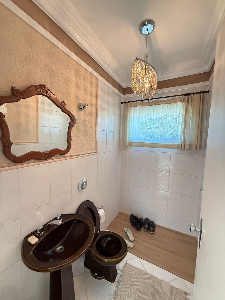 Casa Térrea com Piscina para Locação