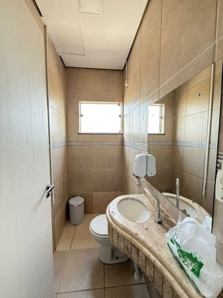 Sala comercial para locação no bairro Centro, localizado na