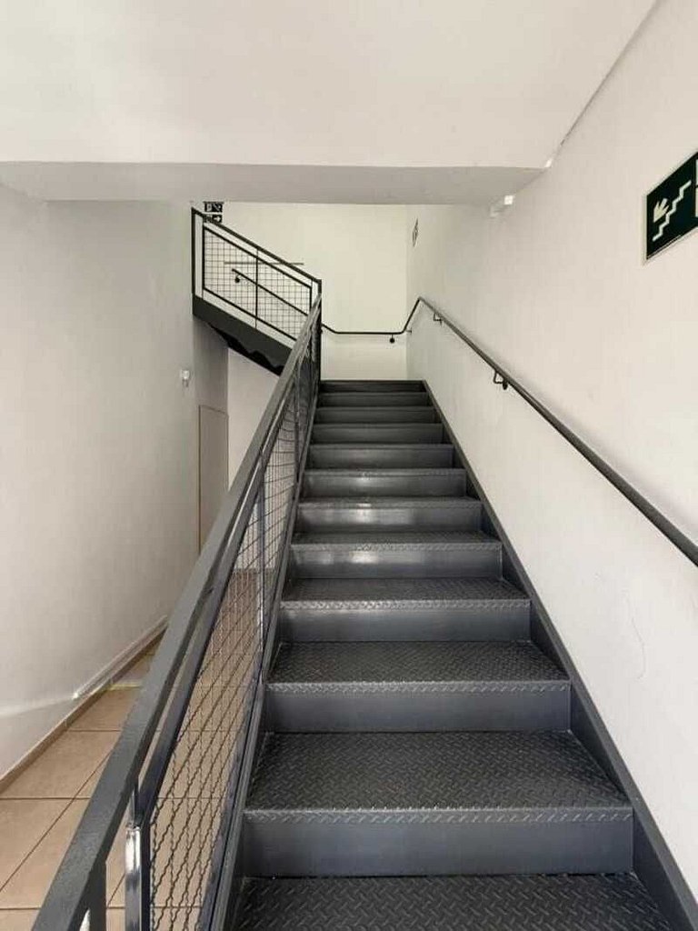 Sala comercial para locação no bairro Centro, localizado na