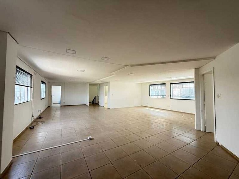 Sala comercial para locação no bairro Centro, localizado na