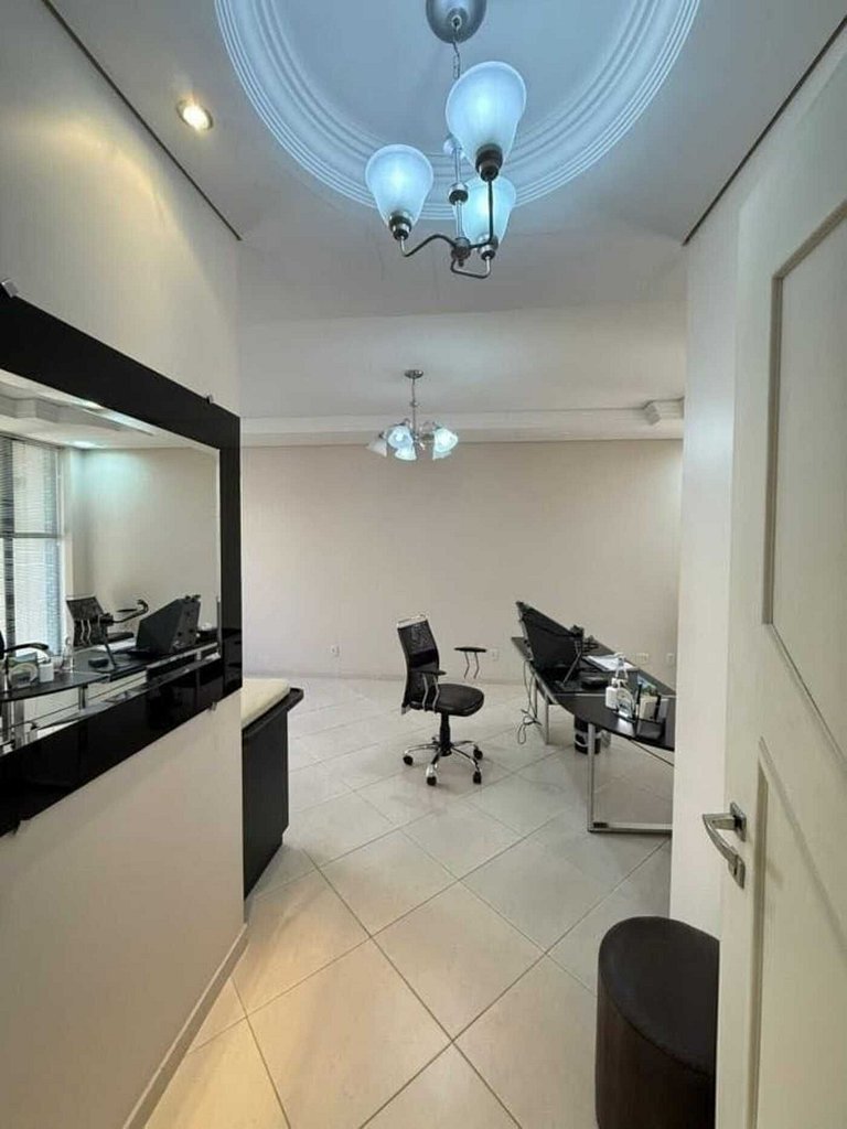 Imóvel comercial para locação no bairro Centro, localizado n