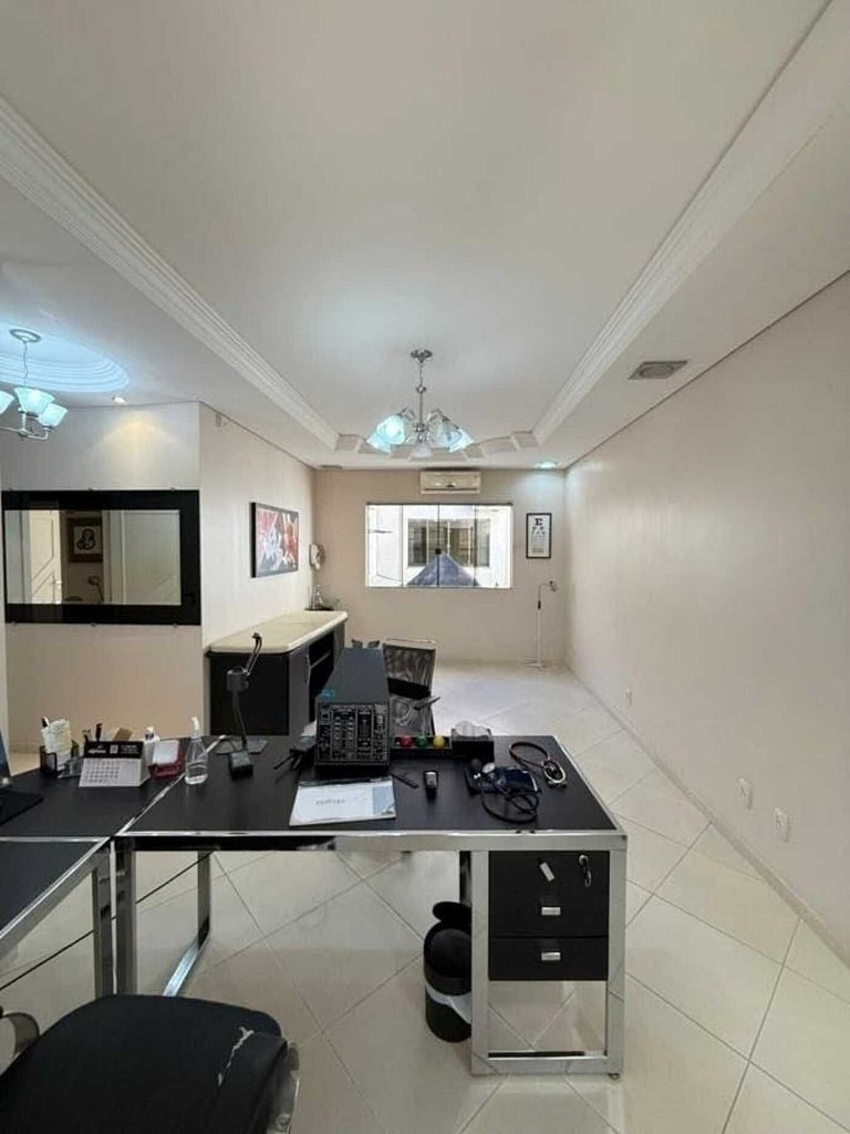 Imóvel comercial para locação no bairro Centro, localizado n