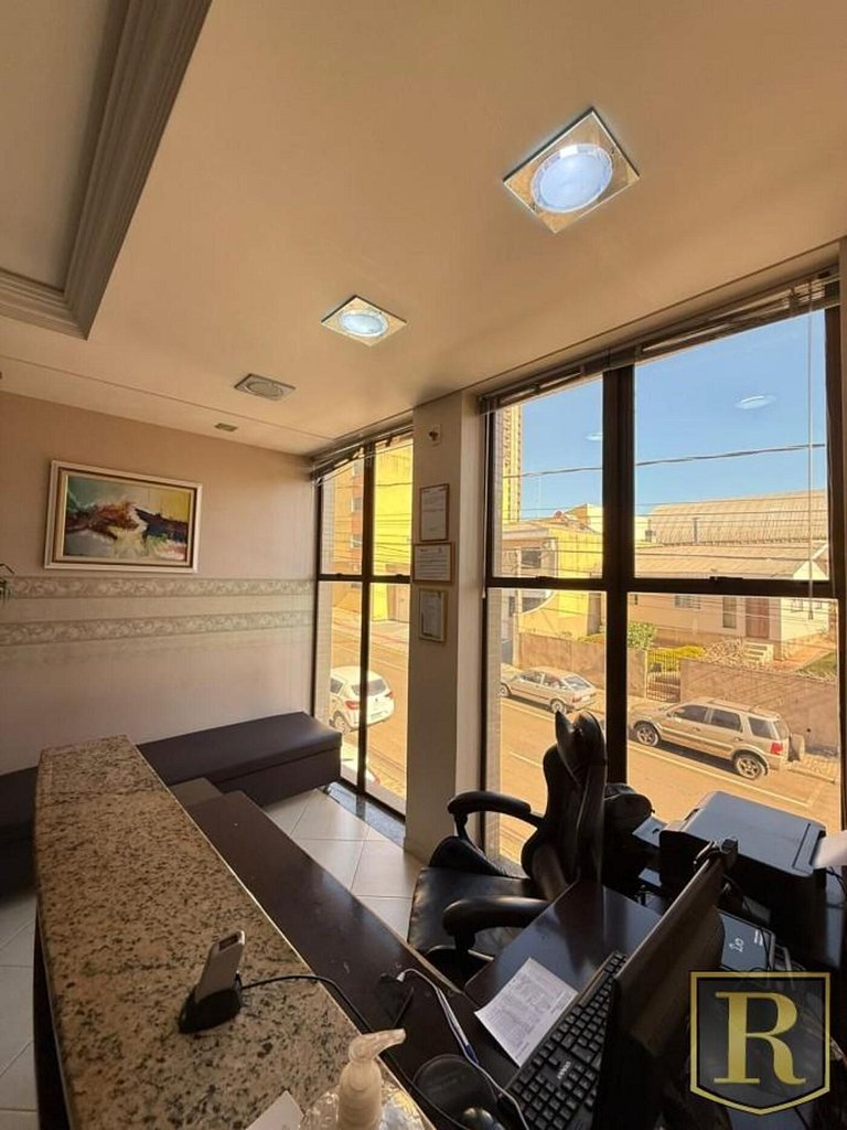 Imóvel comercial para locação no bairro Centro, localizado n