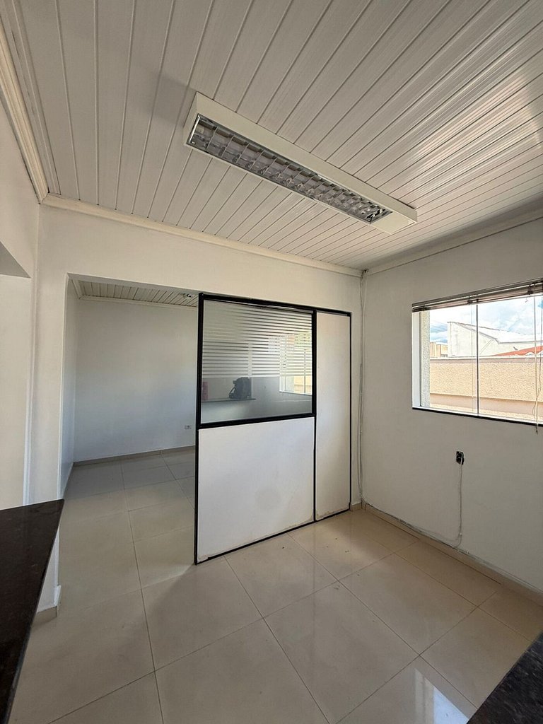 Sala comercial para locação no bairro Centro, Guarapuava - P