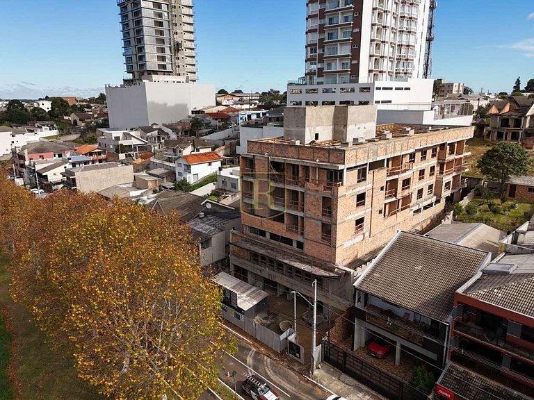 🌿 Oportunidade Comercial Única | Frente ao Parque do Lago –