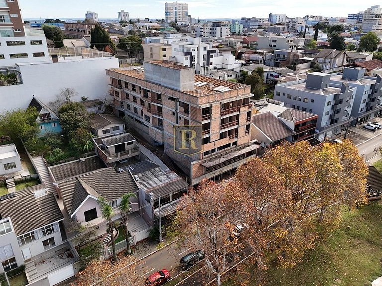 🌿 Oportunidade Comercial Única | Frente ao Parque do Lago –